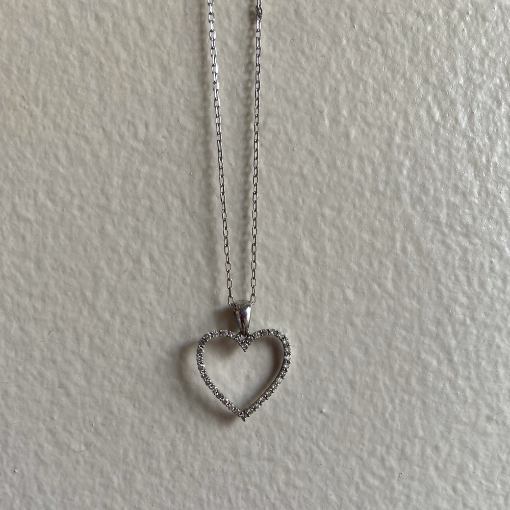 Kay jewelers diamond heart necklace